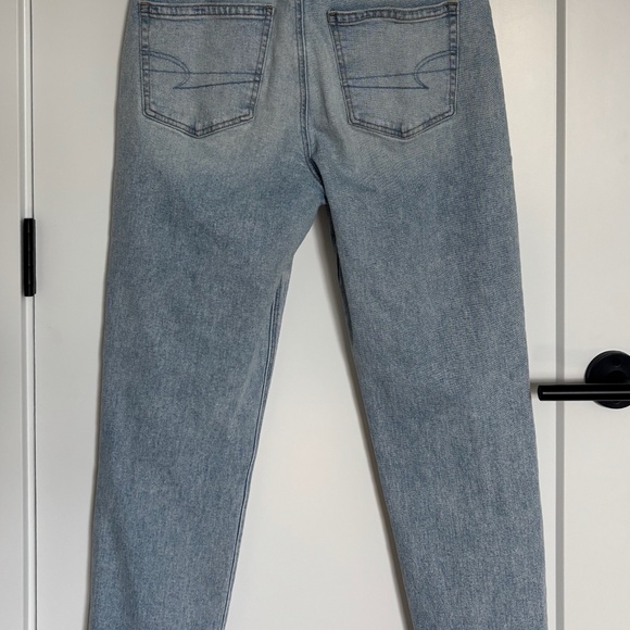 American Eagle Strigid Mom Jean - Size 8 - Picture 2 of 3